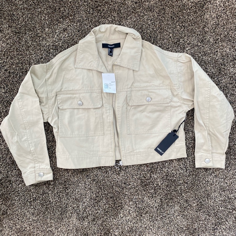 NWT Forever 21 cropped jean jacket